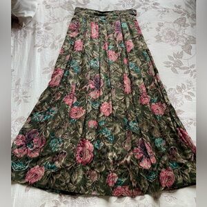 Vintage Pleated Floral Midi Skirt 4 Cottagecore Grandmacore 90s Goblincore Fairy